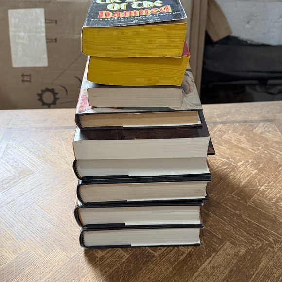 Anne Rice Vampire Chronicles Books - Picture 2 of 3